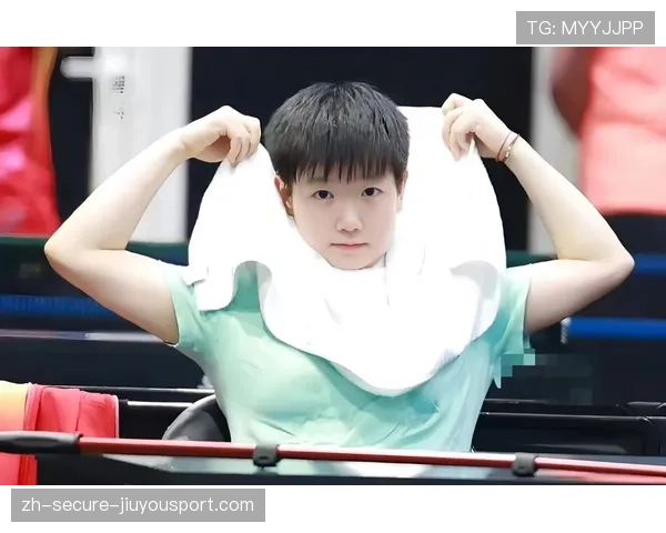 体育暖心瞬间：运动员的友情与付出感动全场