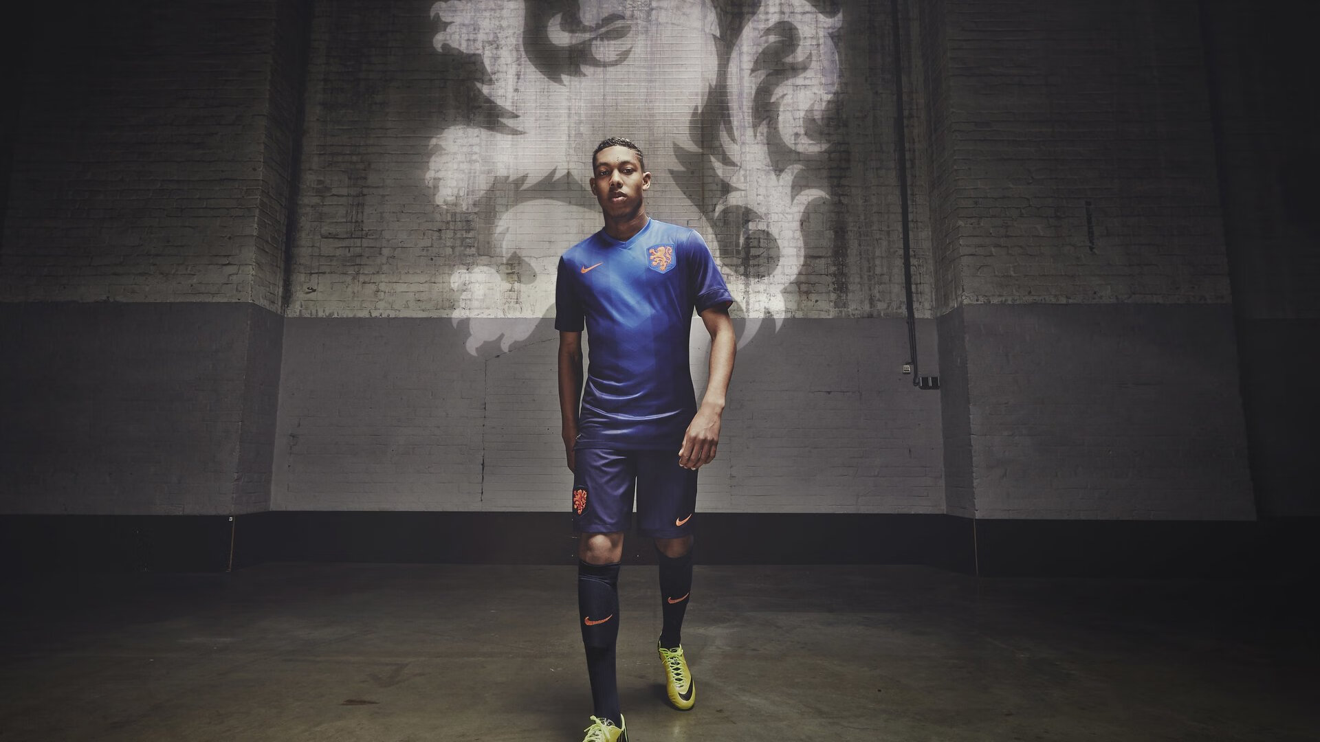 全黑队的防守体系严密,威胁敌方进攻,黑队什么意思